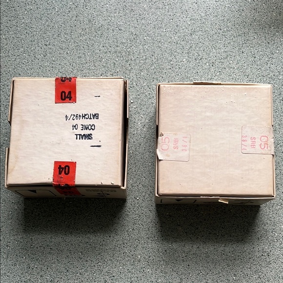 Orton Standard Pyrometric Cones 04 and 05 - Picture 2 of 3